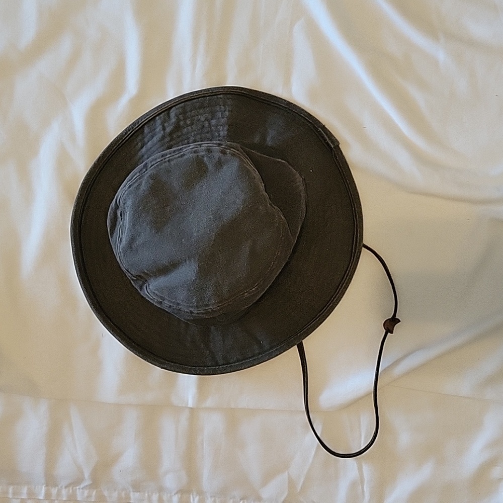 Magellan s/m hat EUC